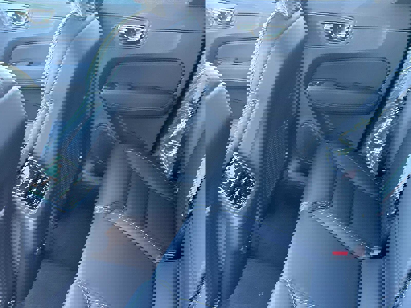 New 2026 Volvo XC60 B5 Ultra w/ Climate Package image 12