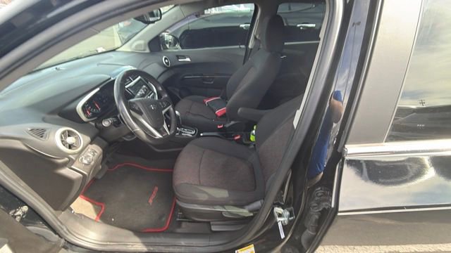 Used 2018 Chevrolet Sonic LT image 2