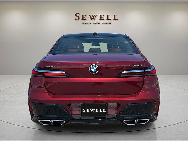 Certified 2025 BMW 760i xDrive w/ Premium Package AWD/4WD image 4