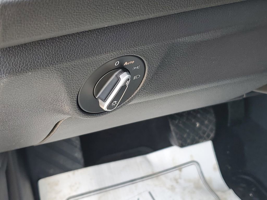 Used 2023 Volkswagen Jetta SE image 10