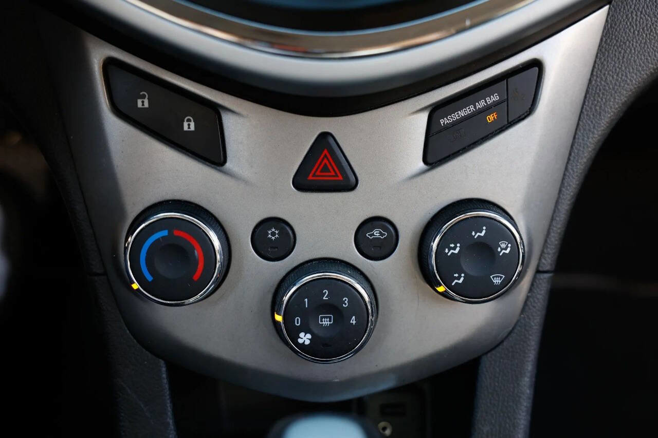 Used 2017 Chevrolet Sonic LT image 25