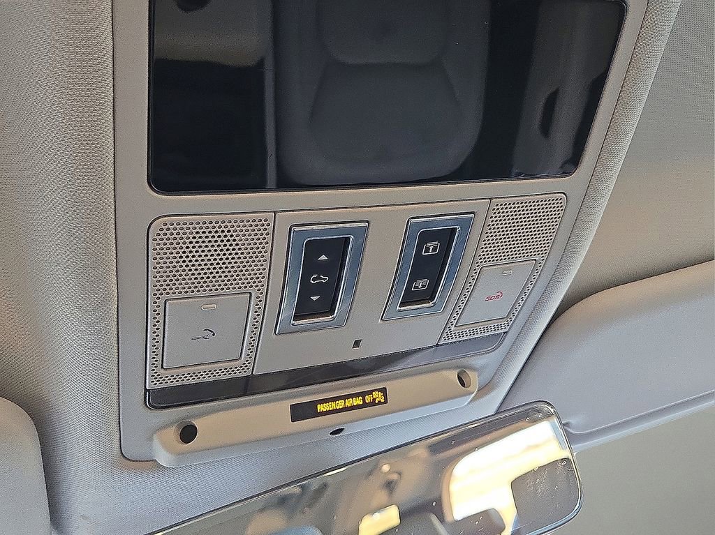 Used 2023 Land Rover Defender 130 First Edition image 31