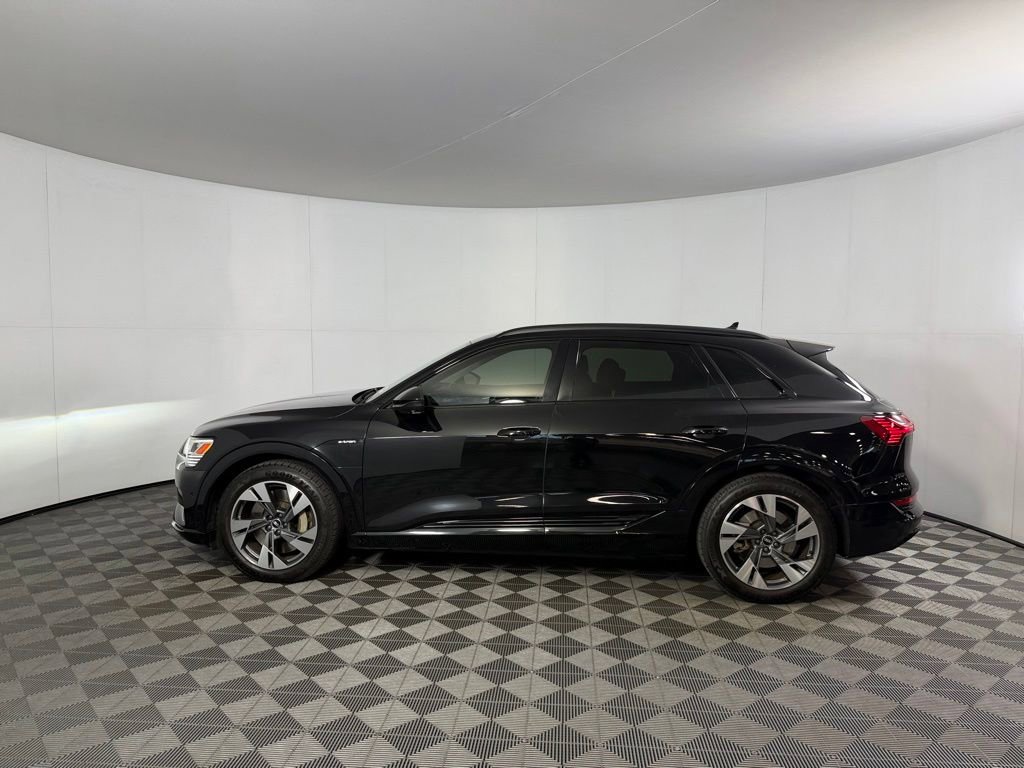 Used 2021 Audi e-tron Premium w/ Convenience Plus Package AWD/4WD image 10