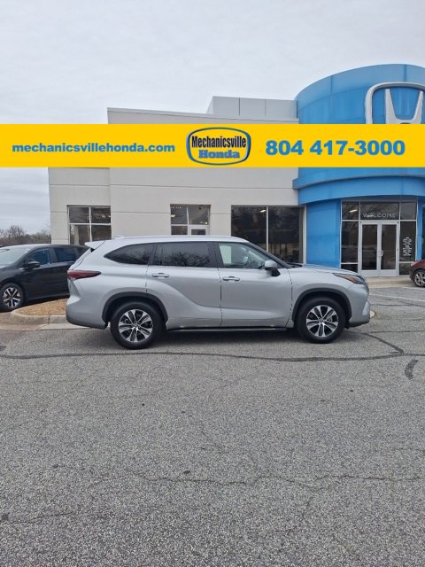 Used 2024 Toyota Highlander LE