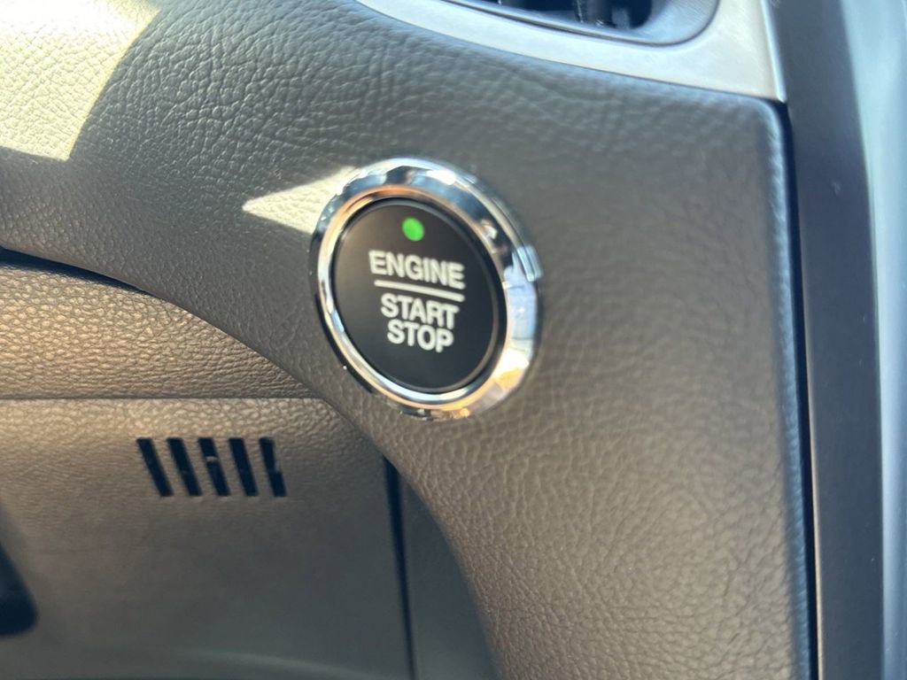 New 2024 Ford Edge SE w/ Black Appearance Package image 23