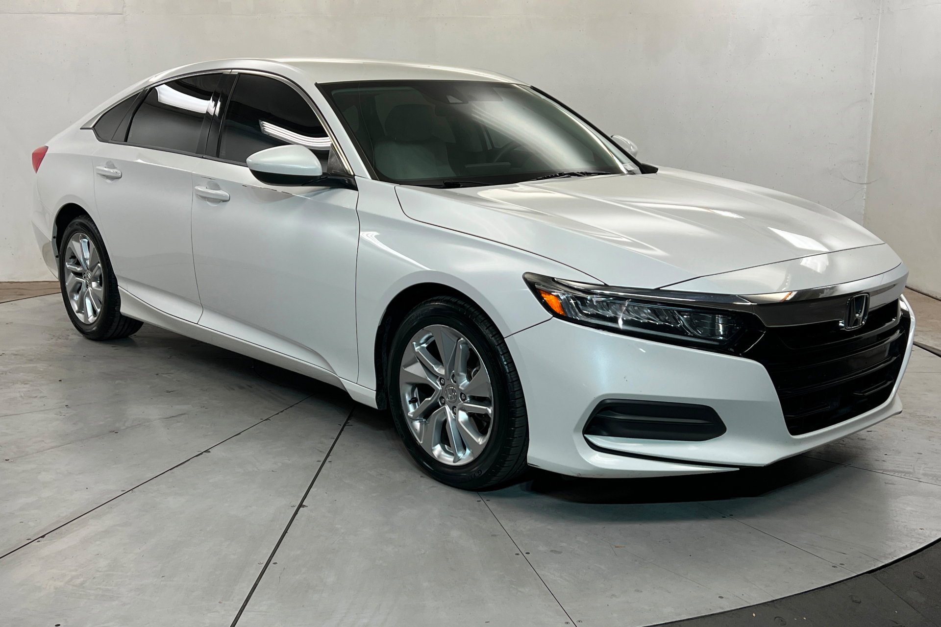 Used 2018 Honda Accord LX image 7