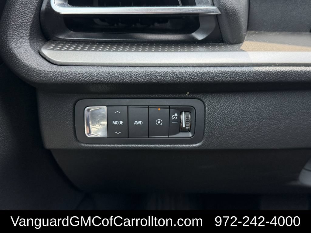 Used 2025 Chevrolet Traverse LT AWD/4WD image 26