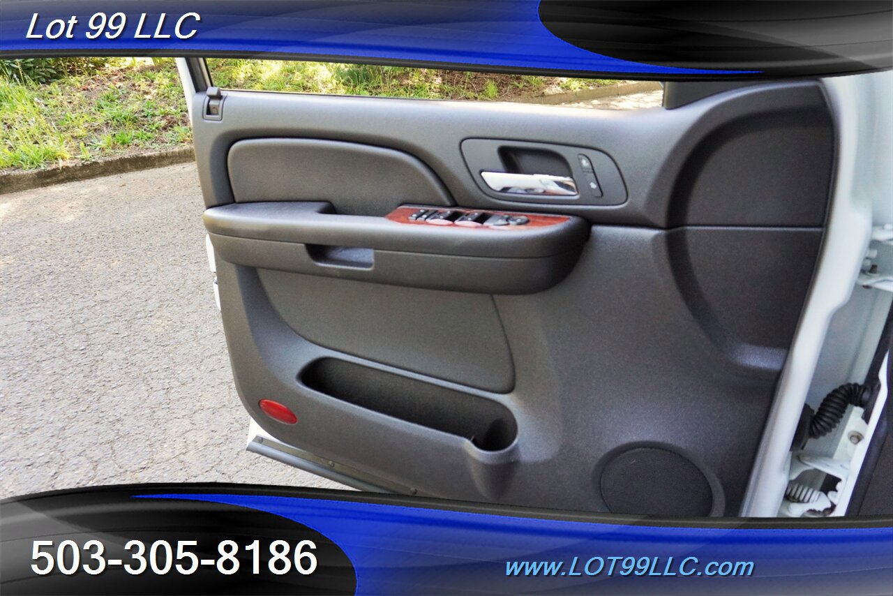 Used 2009 Chevrolet Suburban LT AWD/4WD image 27