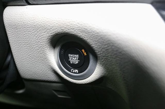 Used 2023 Chrysler Pacifica Touring-L FWD image 30