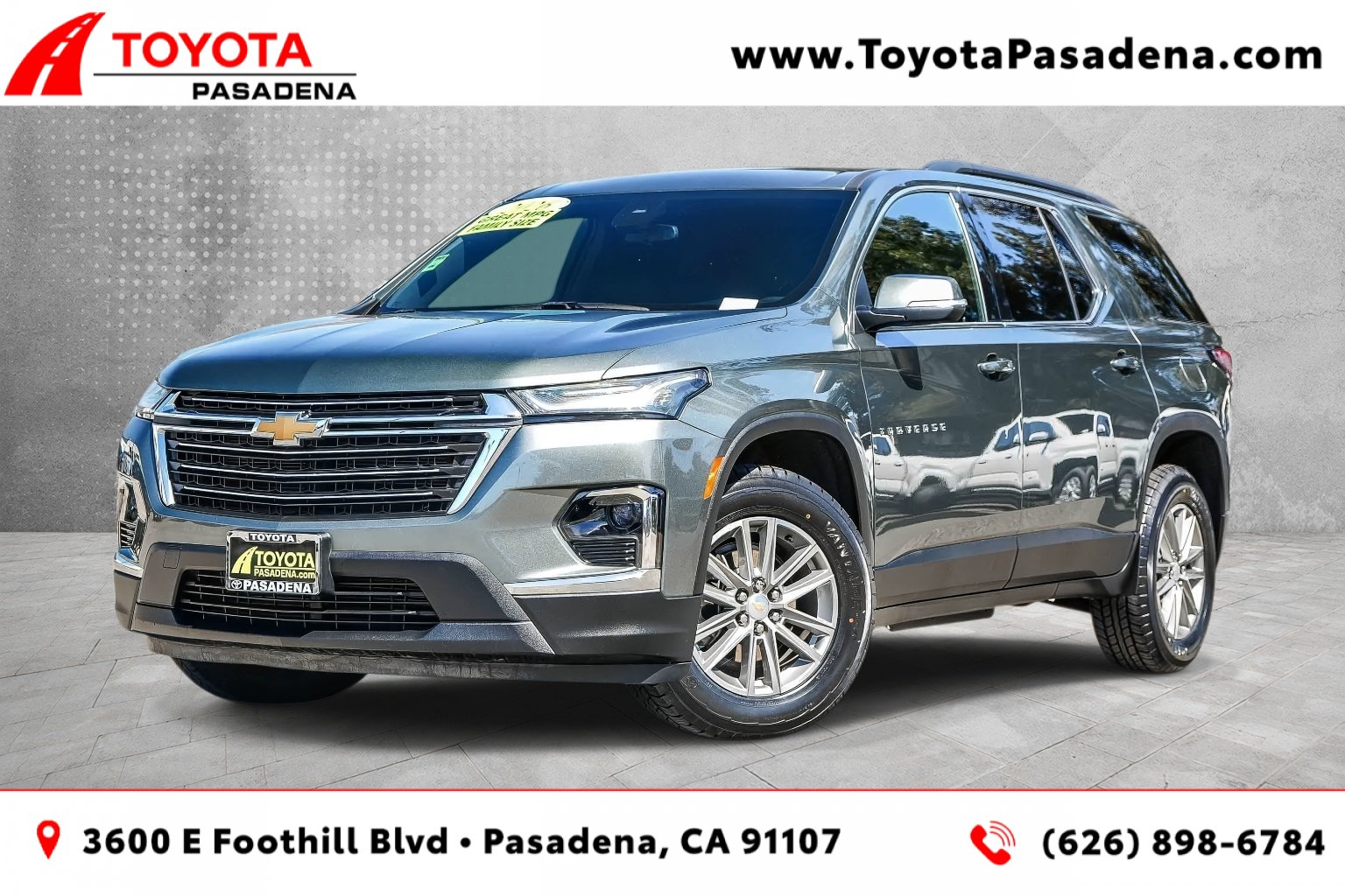 Used 2022 Chevrolet Traverse LT FWD image 1