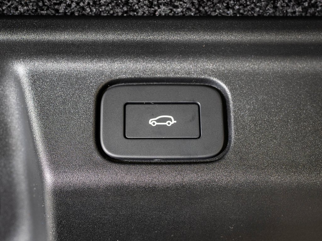 New 2025 Land Rover Range Rover SE image 19