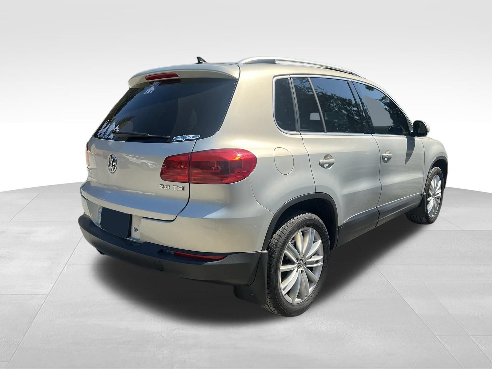 Used 2014 Volkswagen Tiguan SEL FWD image 5