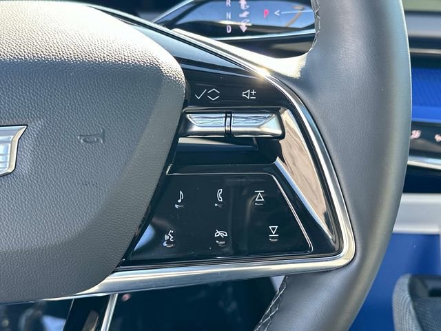 Used 2025 Cadillac Optiq Luxury 2 AWD/4WD image 7