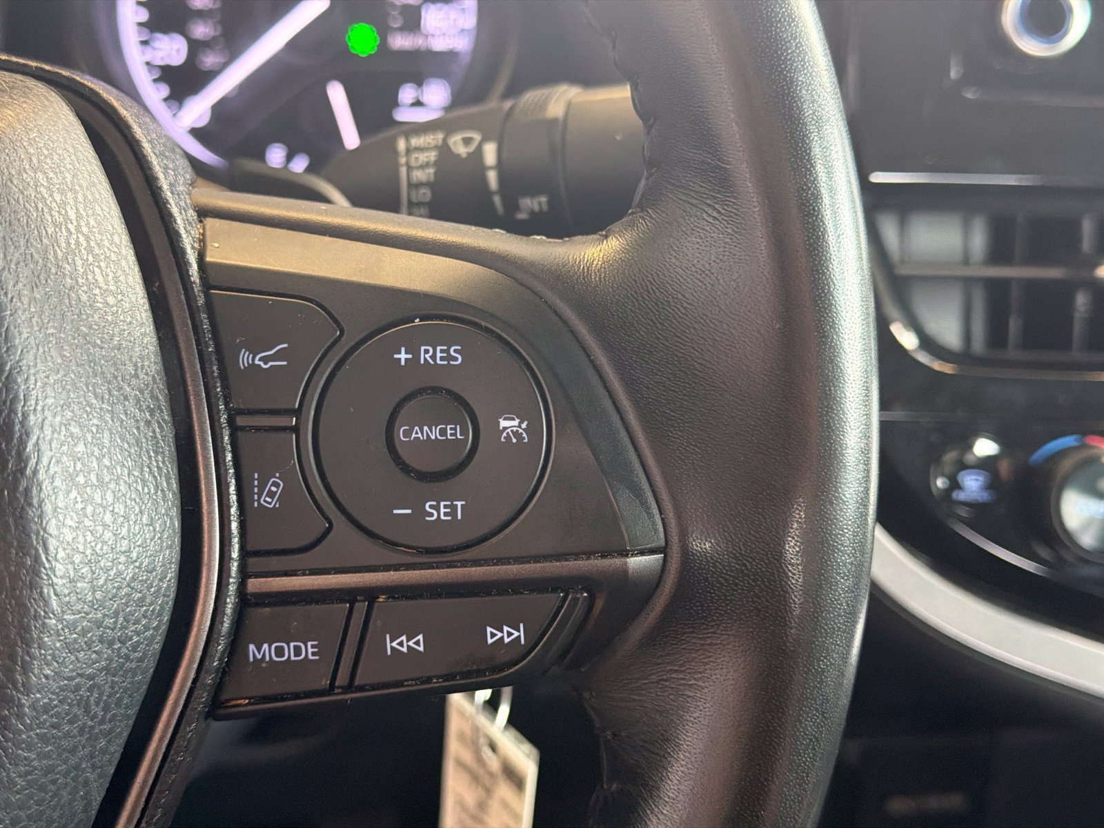Used 2024 Toyota Camry SE FWD image 18