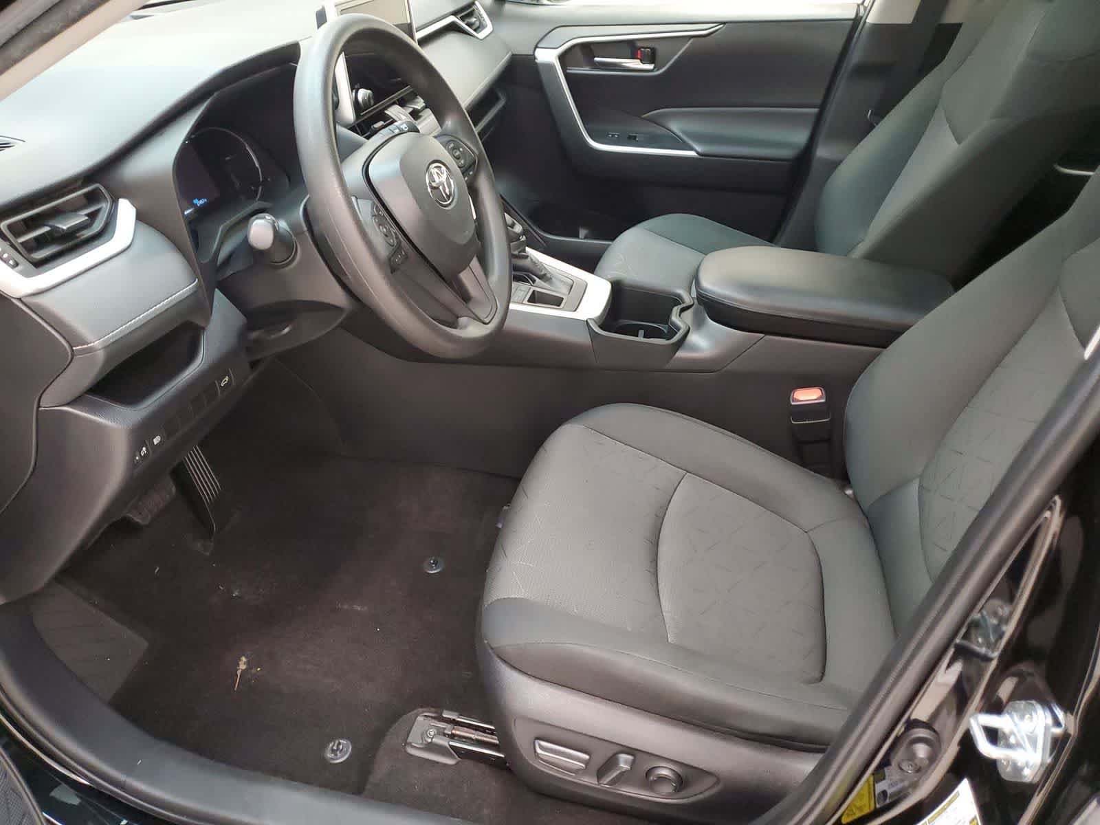 Used 2024 Toyota RAV4 XLE w/ Convenience Package AWD/4WD image 17