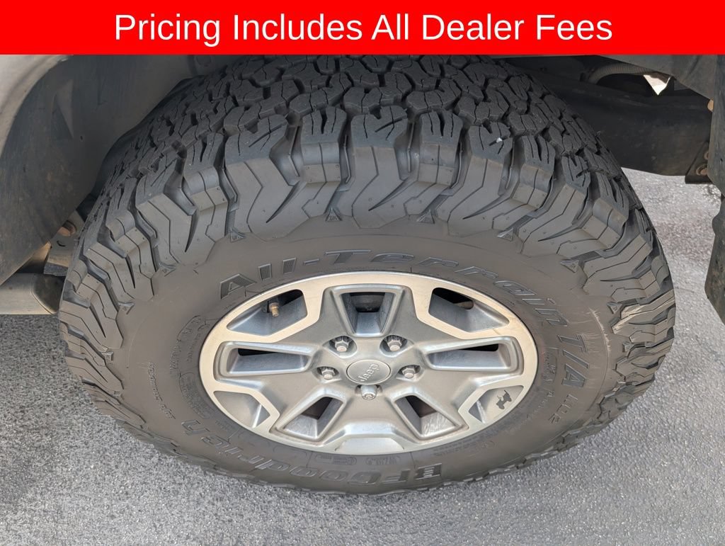 Used 2015 Jeep Wrangler Rubicon w/ Dual Top Group AWD/4WD image 14