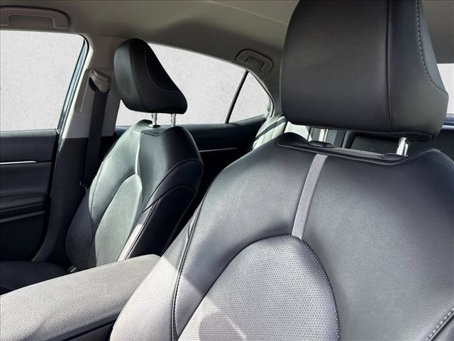 Used 2022 Toyota Camry XSE FWD image 15
