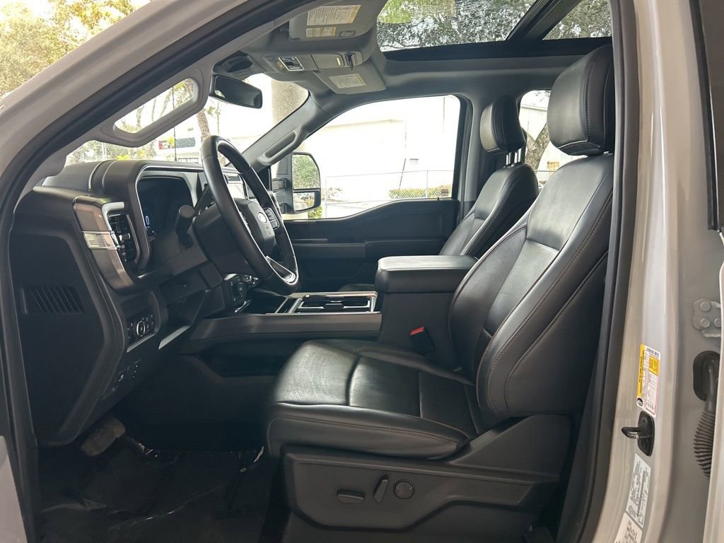 Used 2025 Ford F350 Lariat image 5