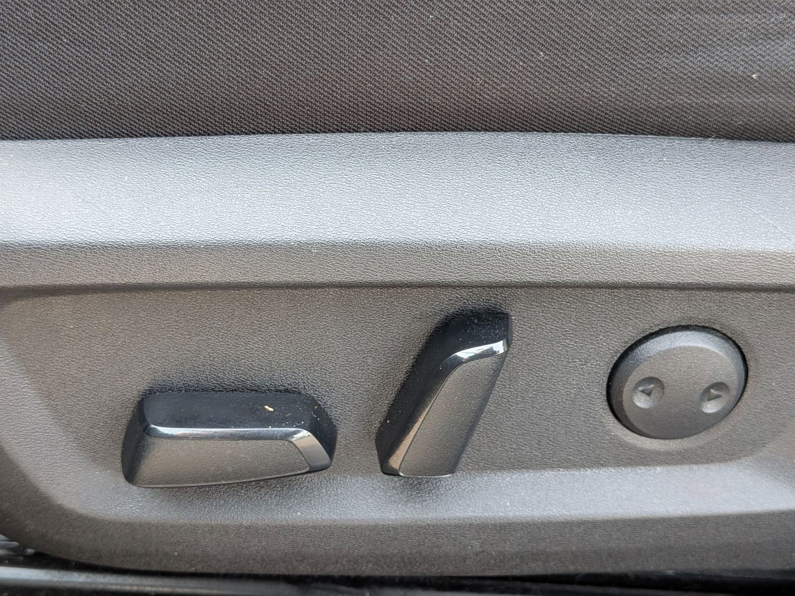 Used 2023 Nissan Rogue SV image 16