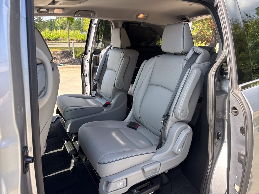 Used 2022 Honda Odyssey Elite image 32