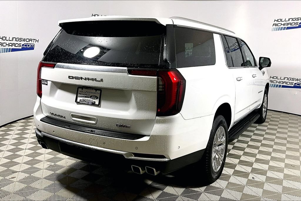 Used 2025 GMC Yukon XL Denali RWD image 9