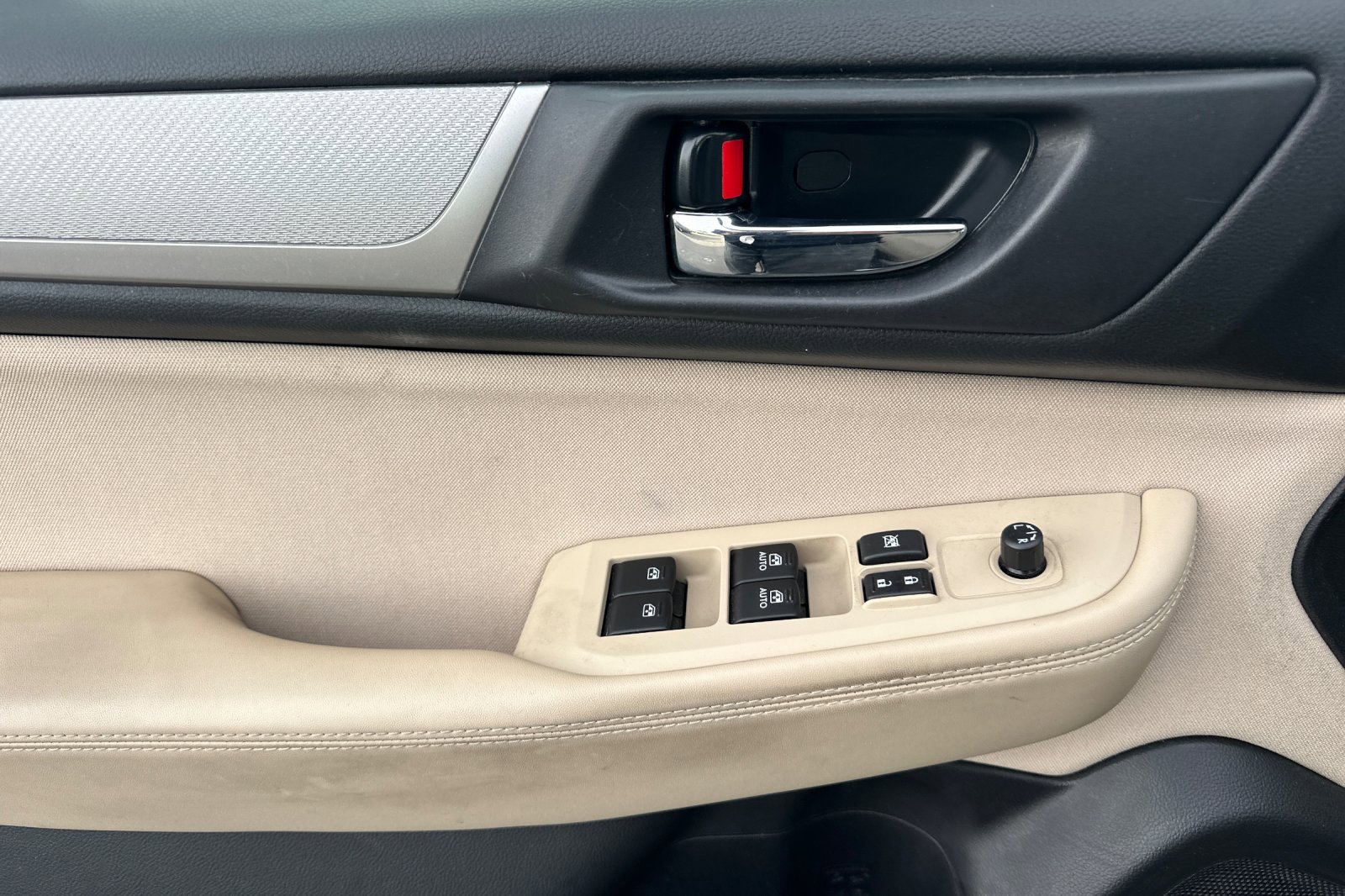 Used 2019 Subaru Outback 2.5i Premium AWD/4WD image 11