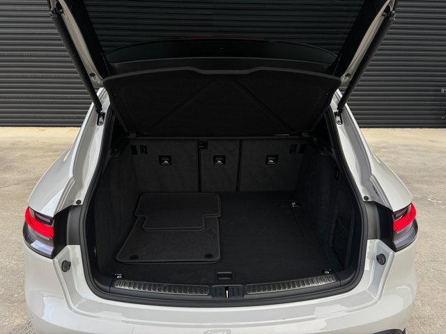 Used 2025 Porsche Macan image 26