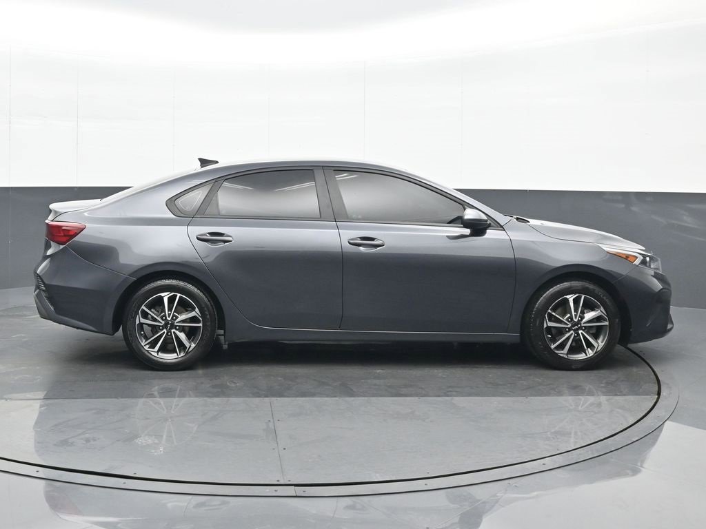Used 2022 Kia Forte LXS image 7