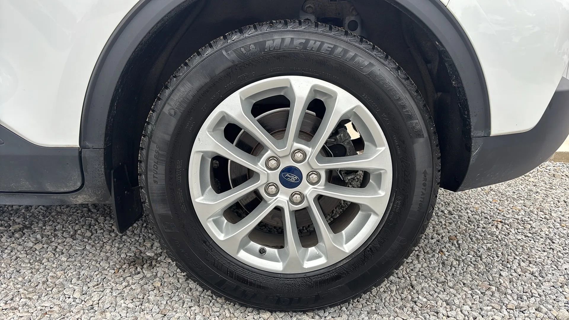 Used 2021 Ford Escape SE FWD image 2
