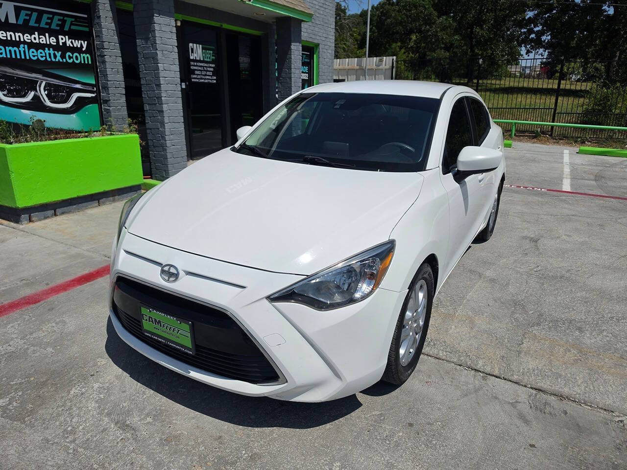 Used 2016 Scion iA FWD image 3