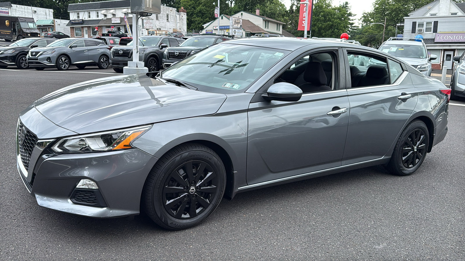 Used 2020 Nissan Altima 2.5 S FWD image 3