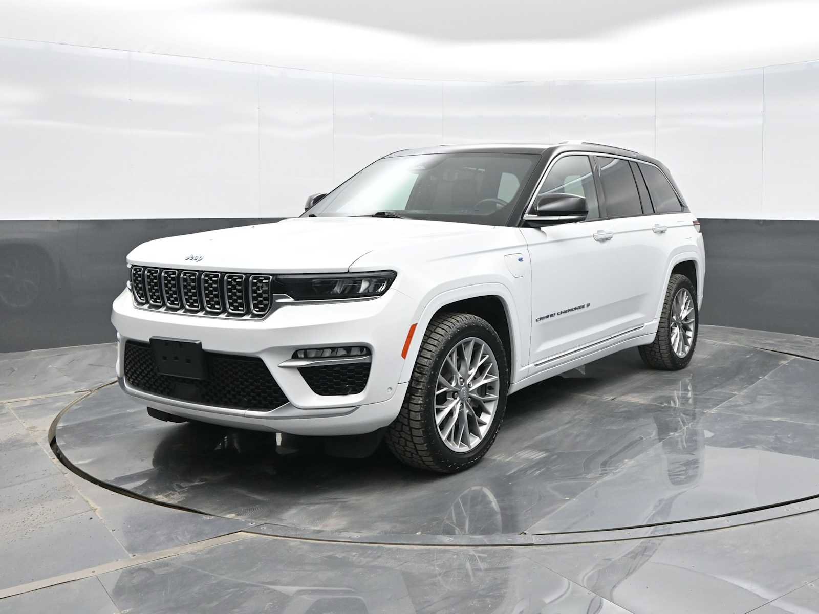 Used 2022 Jeep Grand Cherokee Summit w/ Advanced Protech Group IV