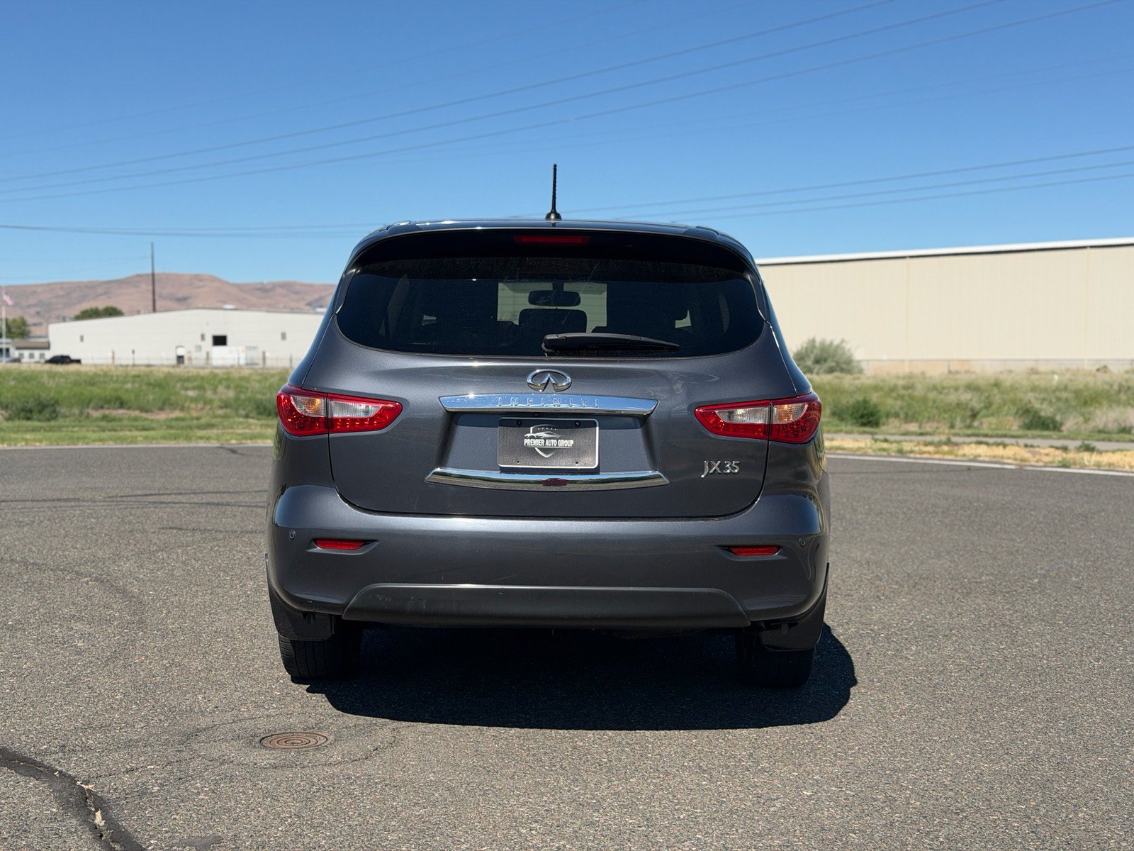 Used 2013 INFINITI JX35 AWD w/ Premium Pkg image 4
