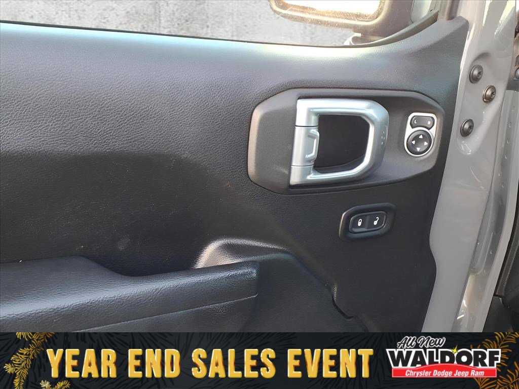 Used 2022 Jeep Gladiator Willys image 7