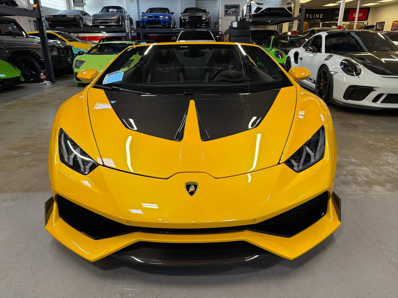 Used 2016 Lamborghini Huracan LP 610-4 AWD/4WD image 2