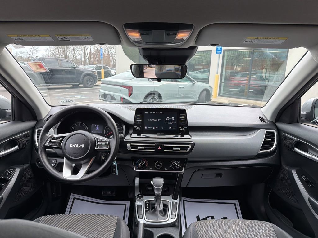 Certified 2022 Kia Seltos LX image 22