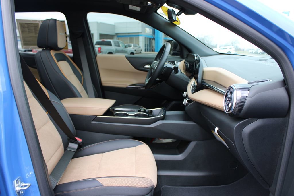 Used 2025 Chevrolet Equinox ACTIV w/ Safety and Technology Package image 31