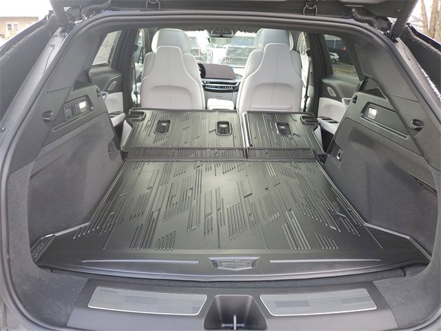 New 2026 Cadillac Lyriq Premium Luxury image 8