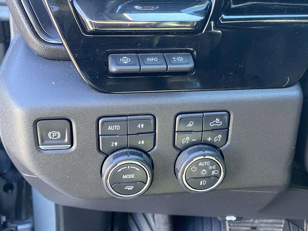 Used 2023 Chevrolet Silverado 1500 ZR2 w/ ZR2 Bison Edition image 19