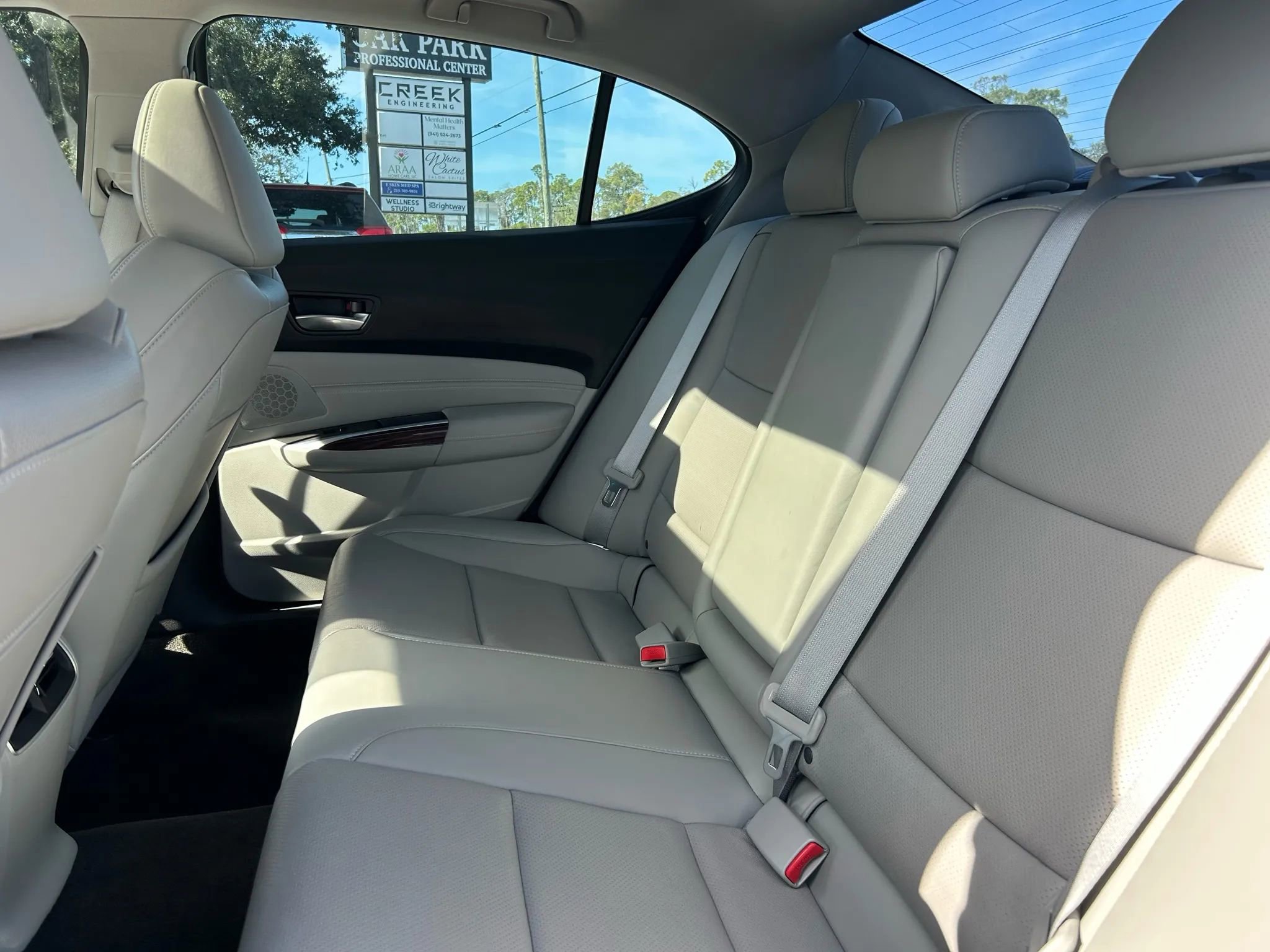 Used 2017 Acura TLX V6 w/ Technology Package FWD image 18