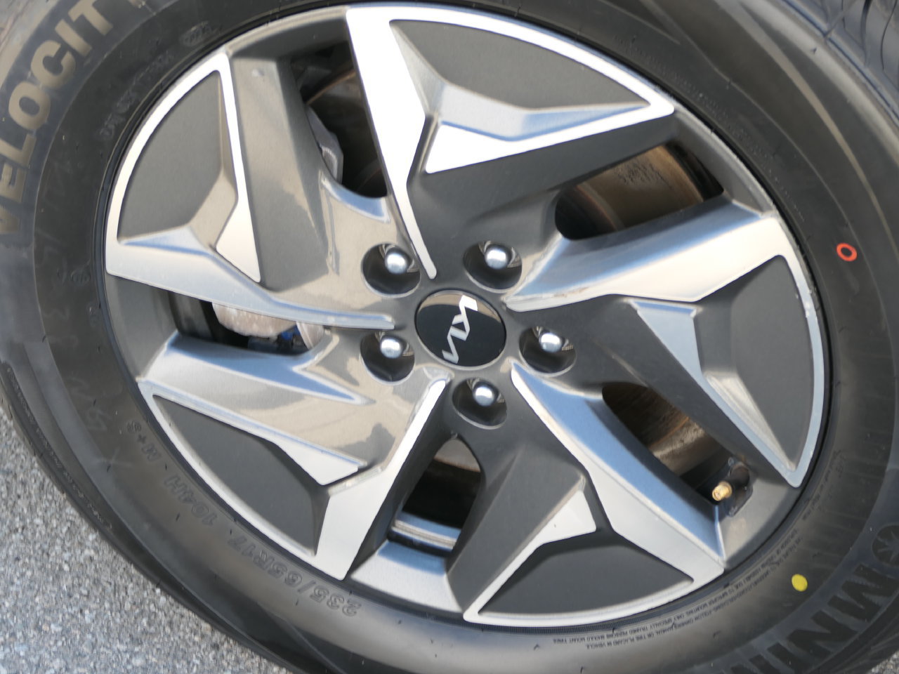 Certified 2022 Kia Sorento S AWD/4WD image 12