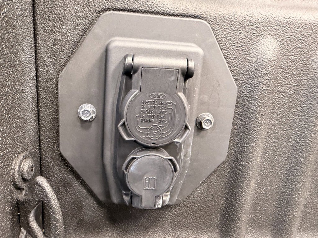 Used 2025 Ford F450 Platinum w/ FX4 Off-Road Package image 12