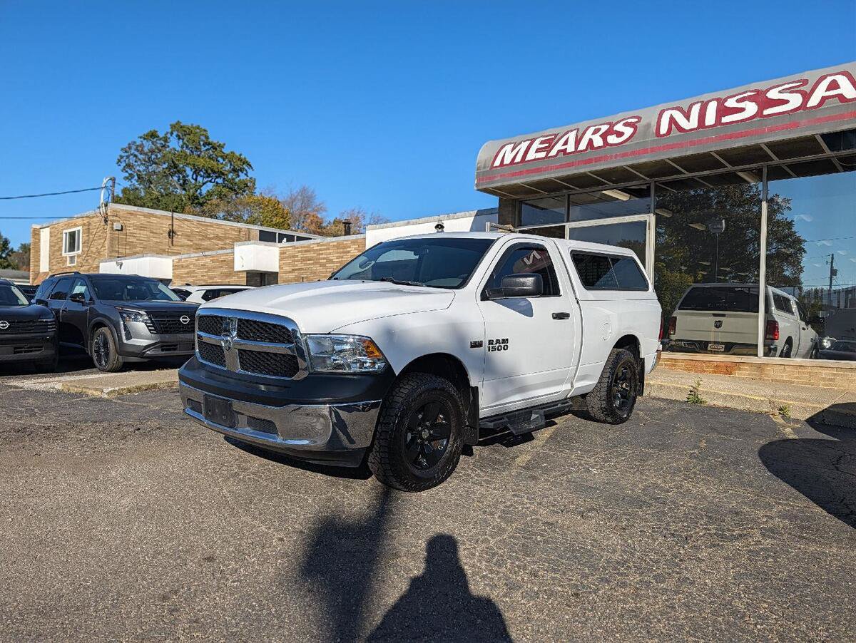 Used 2017 RAM 1500 Tradesman w/ Chrome Appearance Group RWD image 5