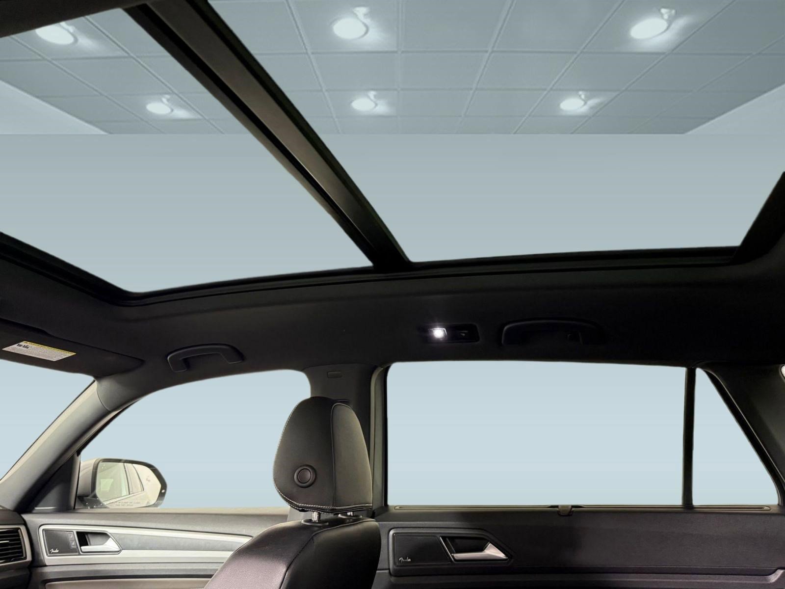 Used 2023 Volkswagen Atlas Cross Sport SEL Premium R-Line AWD/4WD image 15