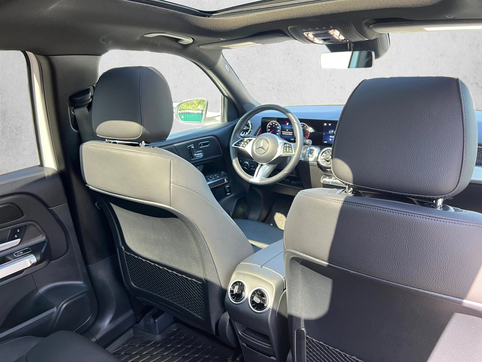Certified 2026 Mercedes-Benz GLB 250 4MATIC image 26