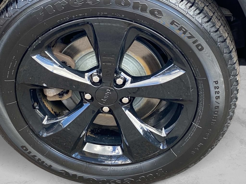 Certified 2020 Jeep Cherokee Latitude Plus AWD/4WD image 27