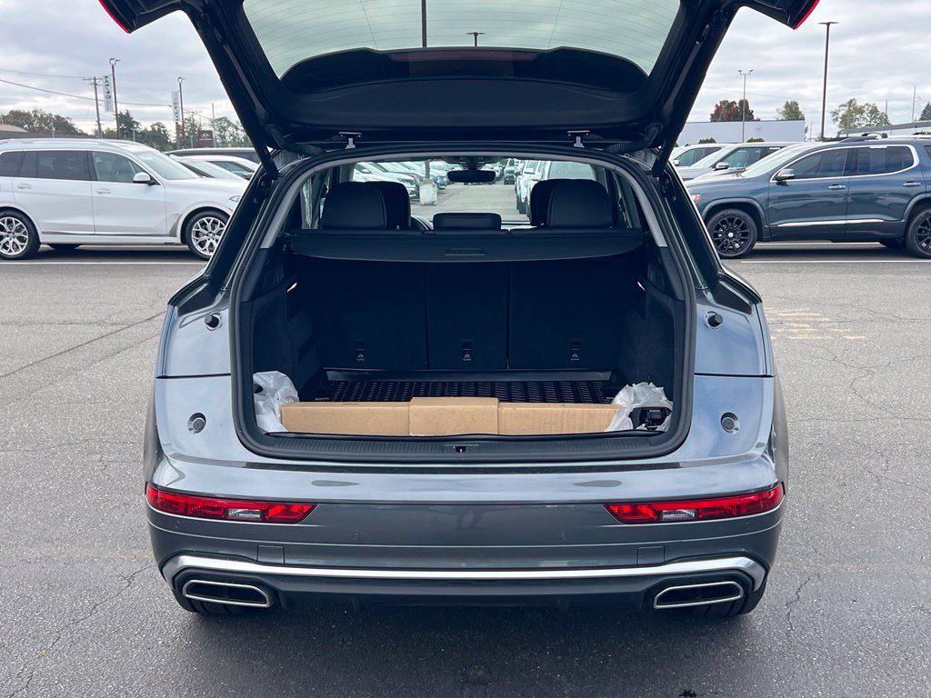 Used 2023 Audi Q5 2.0T Premium w/ Convenience Package AWD/4WD image 8