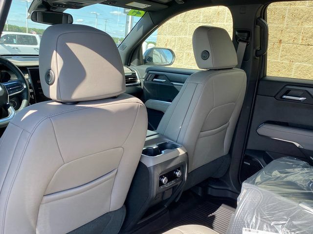 New 2025 GMC Acadia Elevation w/ Elevation Premium Package FWD image 12