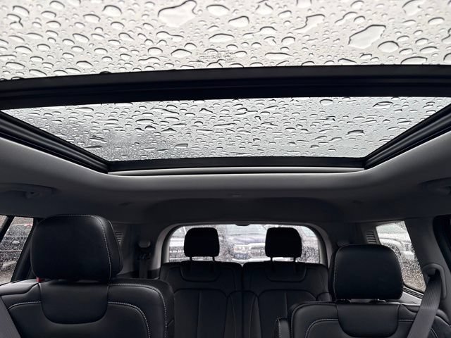 Used 2023 Jeep Grand Cherokee L Limited w/ Luxury Tech Group II AWD/4WD image 16