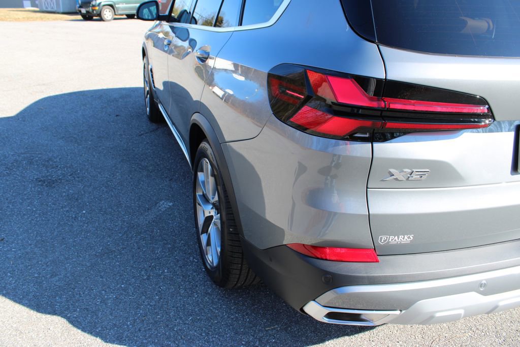 New 2026 BMW X5 xDrive50e w/ Climate Comfort Package image 44